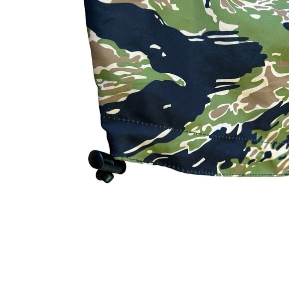 HUF Camo Jacket Windbreaker Mens Med Green Black Streetwear Urban Utility Skater - Picture 13 of 16